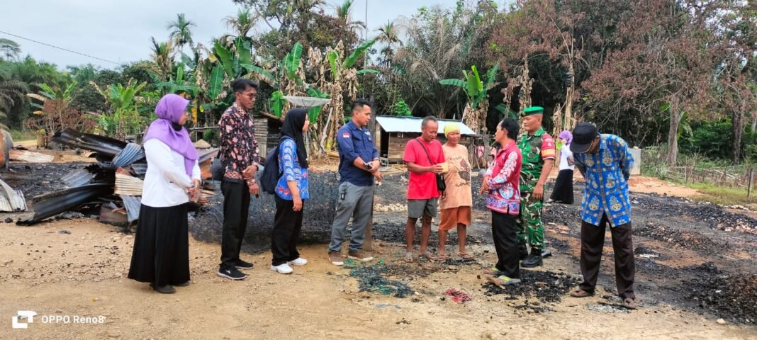 Kegiatan Komsos oleh Babinsa Koramil 1017-01/Bulik untuk Masyarakat yang Aman