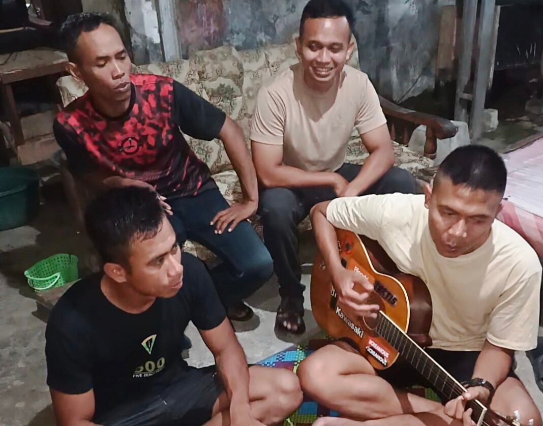 Pengabdian TNI Melalui Solawat di TMMD 128 Gresik