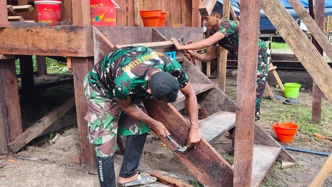 Satgas TMMD Beri Sentuhan Kuat Pada Pembangunan Rumah Nikodemus di Keakwa