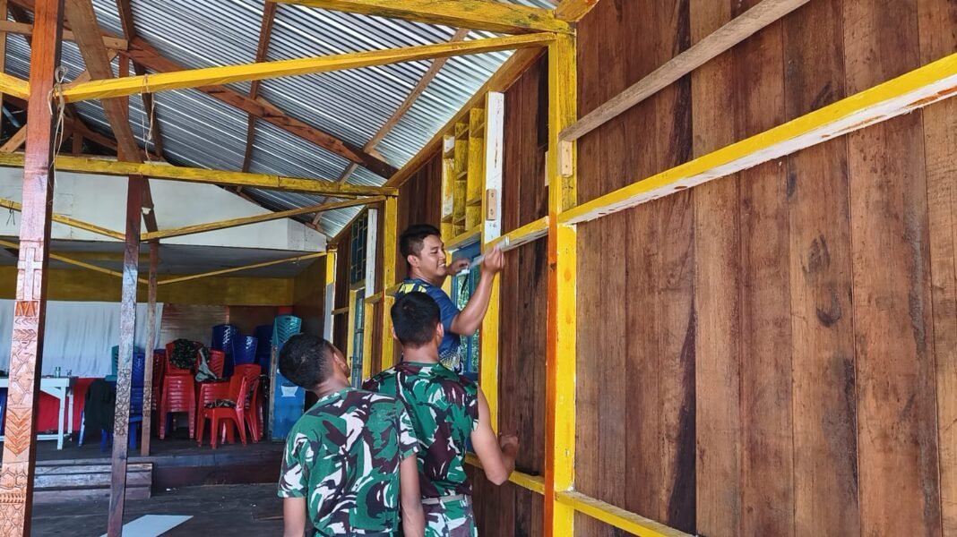 Semangat Satgas TMMD Kodim 1710/Mimika Bangun Rumah Ibadah untuk Warga Keakwa