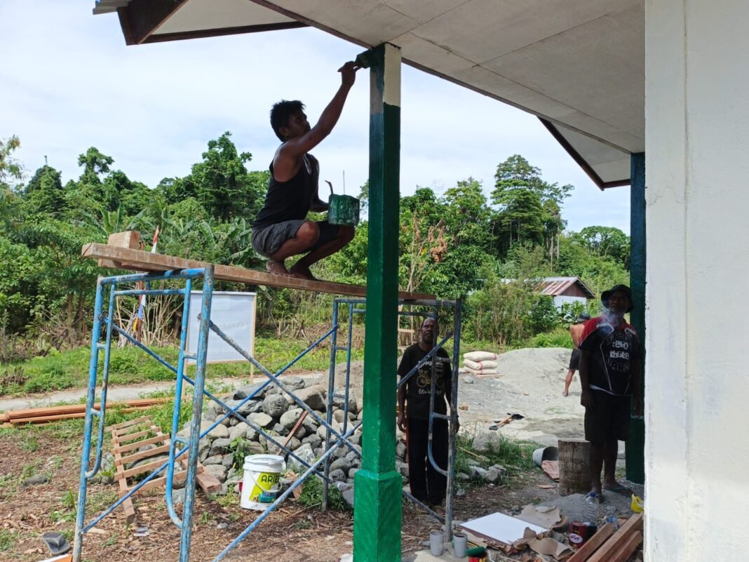 Kolaborasi Satgas TMMD dan Komunitas Lokal dalam Proyek Air Bersih di Tanah Rubuh