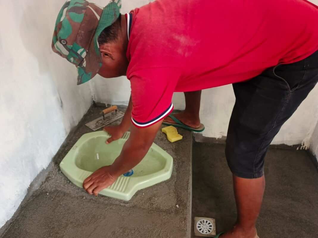 Pentingnya Fasilitas Sanitasi yang Layak oleh Satgas TMMD di Manokwari