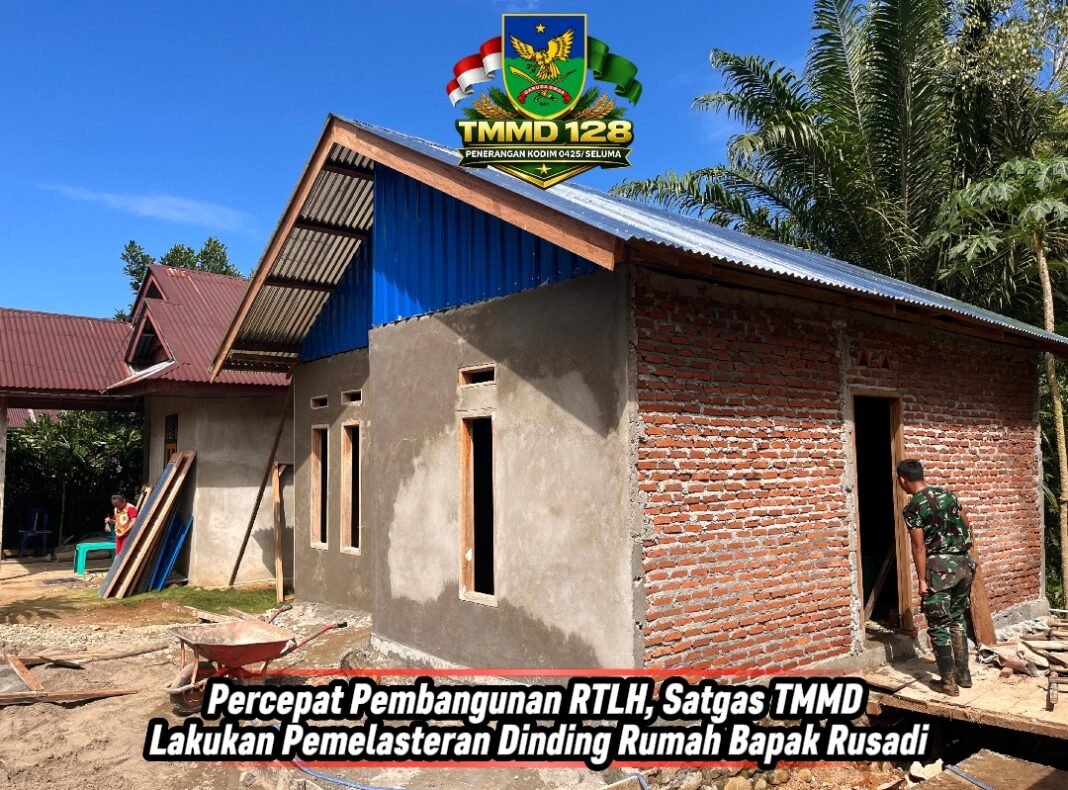 Giat Satgas TMMD, Pemelasteran RTLH Rumah Bapak Rusadi Dijalankan