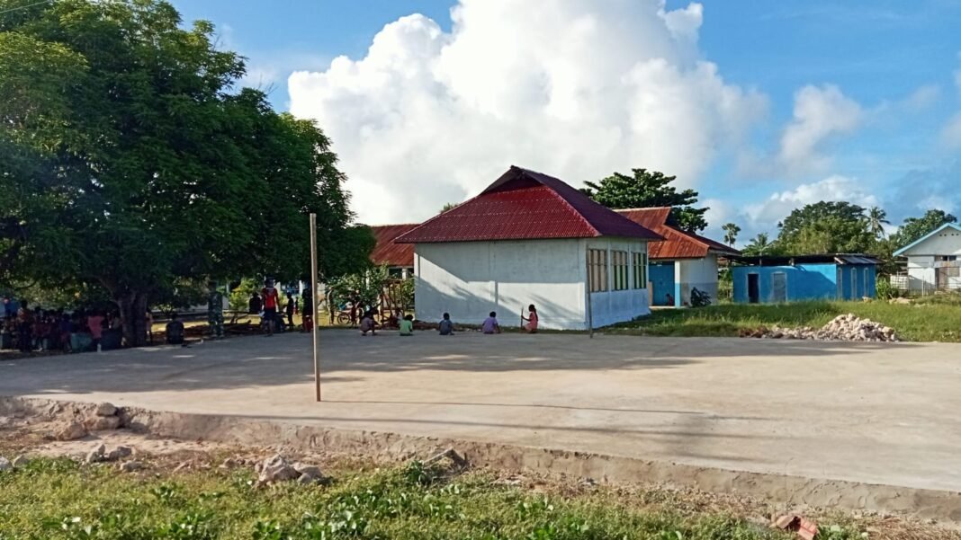 Lapangan Voli di Moain: Upaya TMMD untuk Mendorong Olahraga Anak