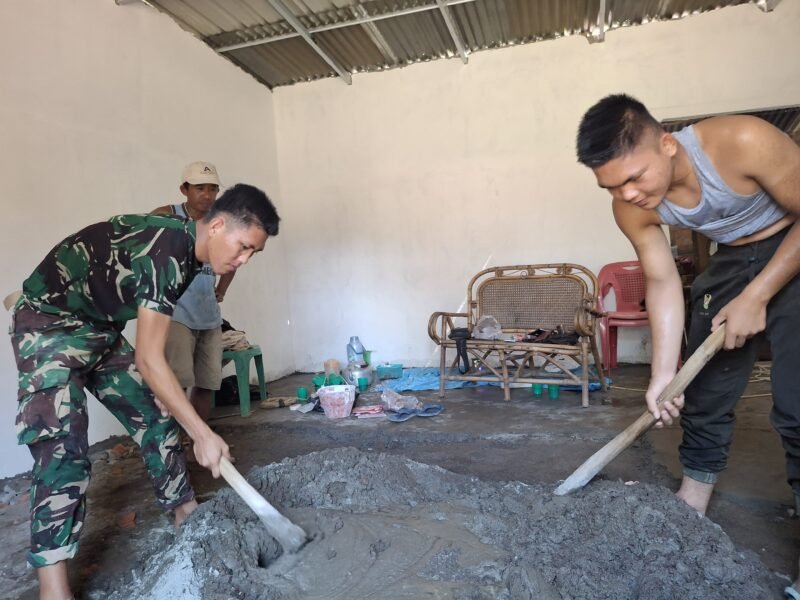 Fokus Satgas TMMD pada Ketelitian dalam Adukan Semen