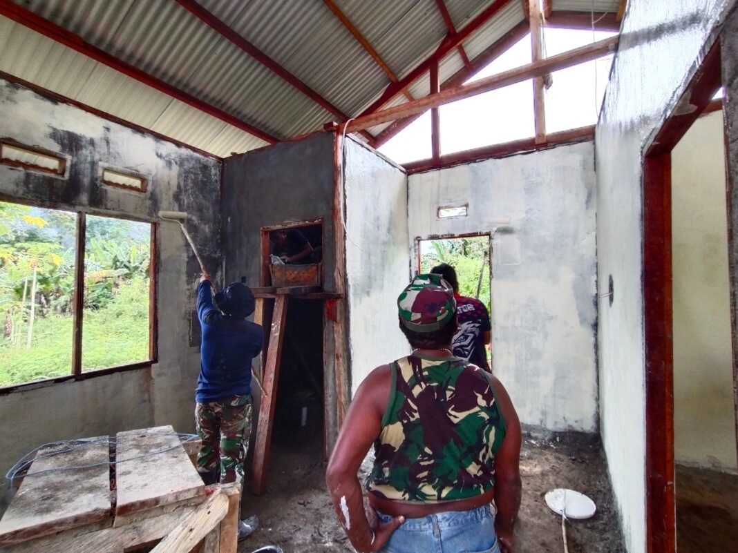 Upaya Satgas TMMD Ke-128 dalam Mempercepat Penyelesaian RTLH Melalui Pengecatan Bersama