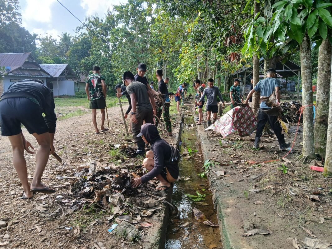 Kepala Desa Apresiasi Inisiatif Satgas TMMD Ke-128 dalam Menjaga Kebersihan