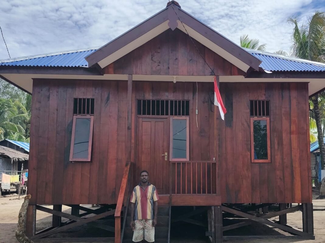 Nikodemus Awaiti Bersyukur Rumah Program TMMD Rampung Dibangun