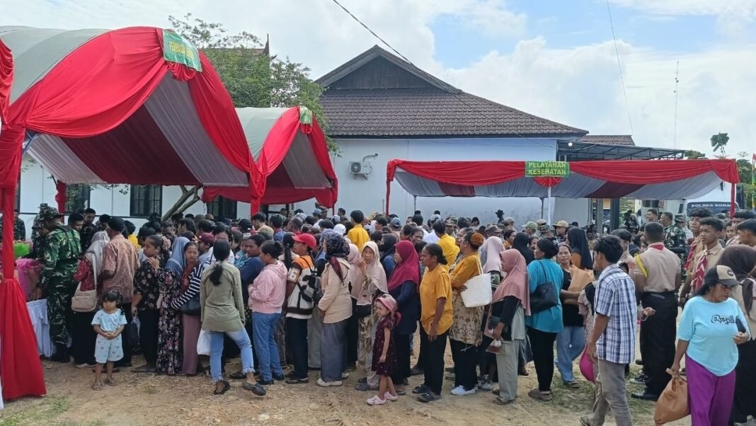Warga Antusias Ikuti Bazar Murah dan Pelayanan Kesehatan Gratis Pada Penutupan TMMD Ke-128 di Pangkalan Banteng
