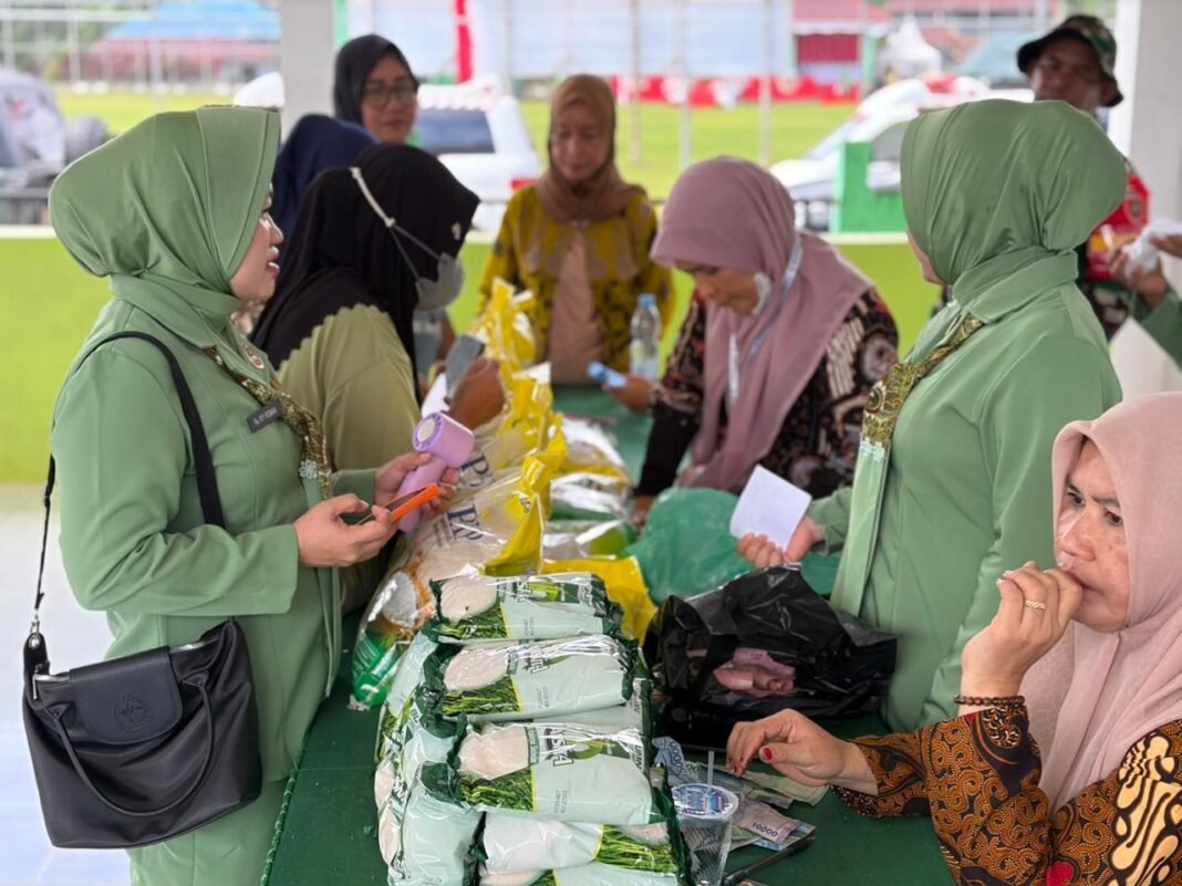 Penutupan TMMD Ke-128 dengan Kegiatan Pasar Murah