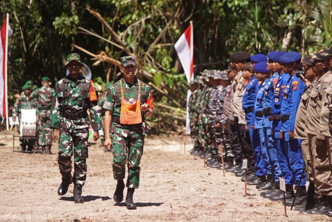 Antusiame Warga Kampung Tanah Rubuh dalam Penutupan TMMD Ke-128