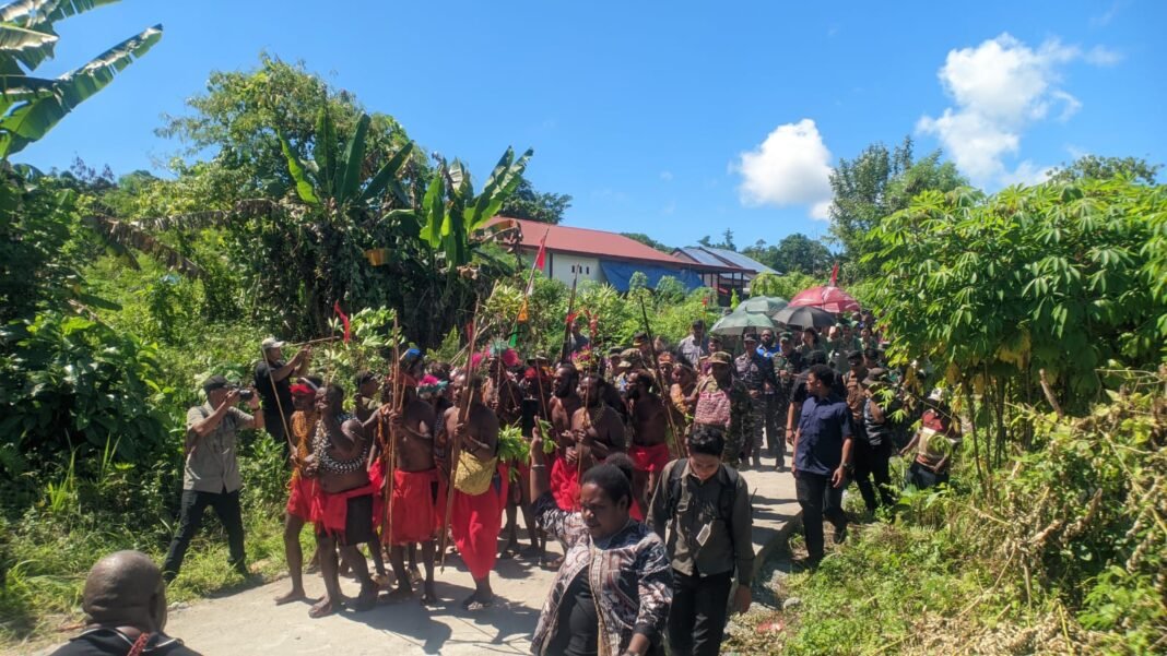 Sinergi TNI dan Masyarakat Tercermin di Peresmian Jalan TMMD