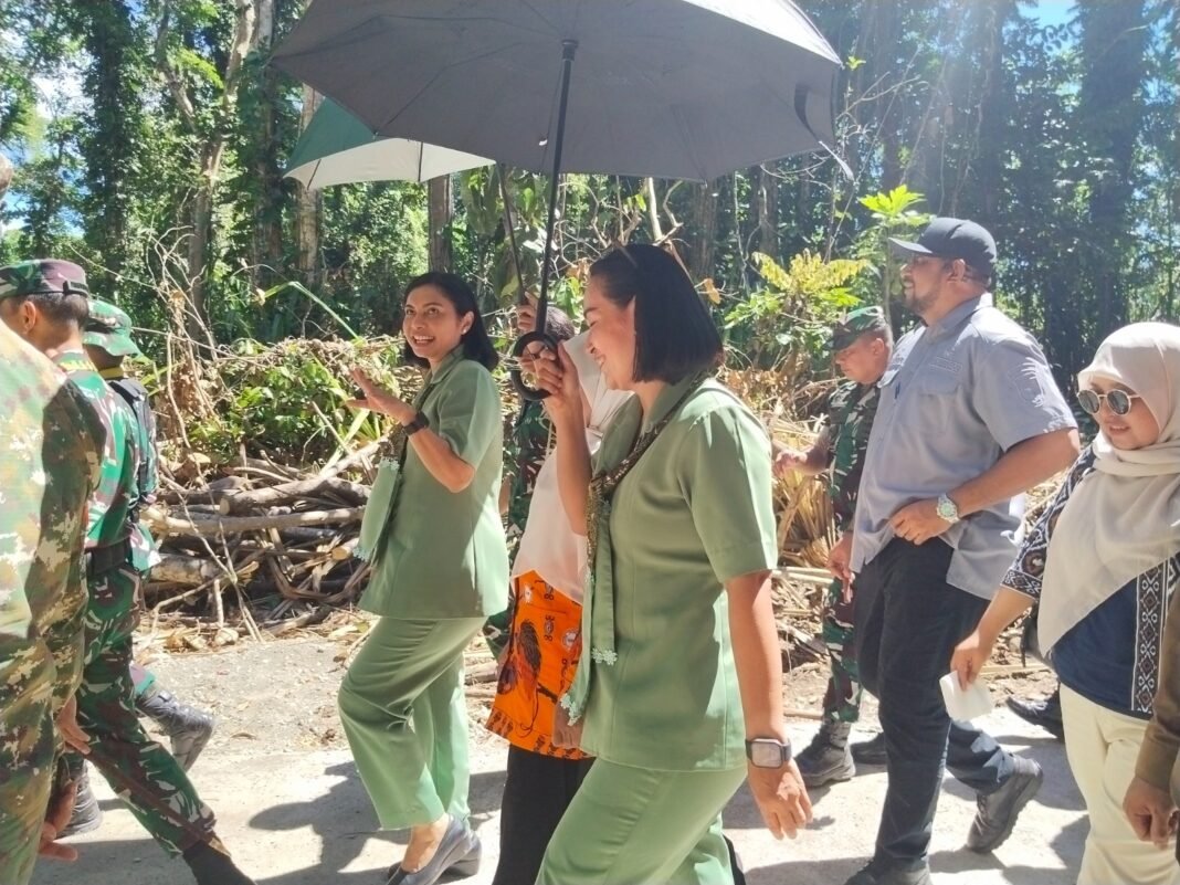 Jalan Hasil TMMD Jadi Jalur Kebersamaan TNI dan Masyarakat di Kampung Tanah Rubuh