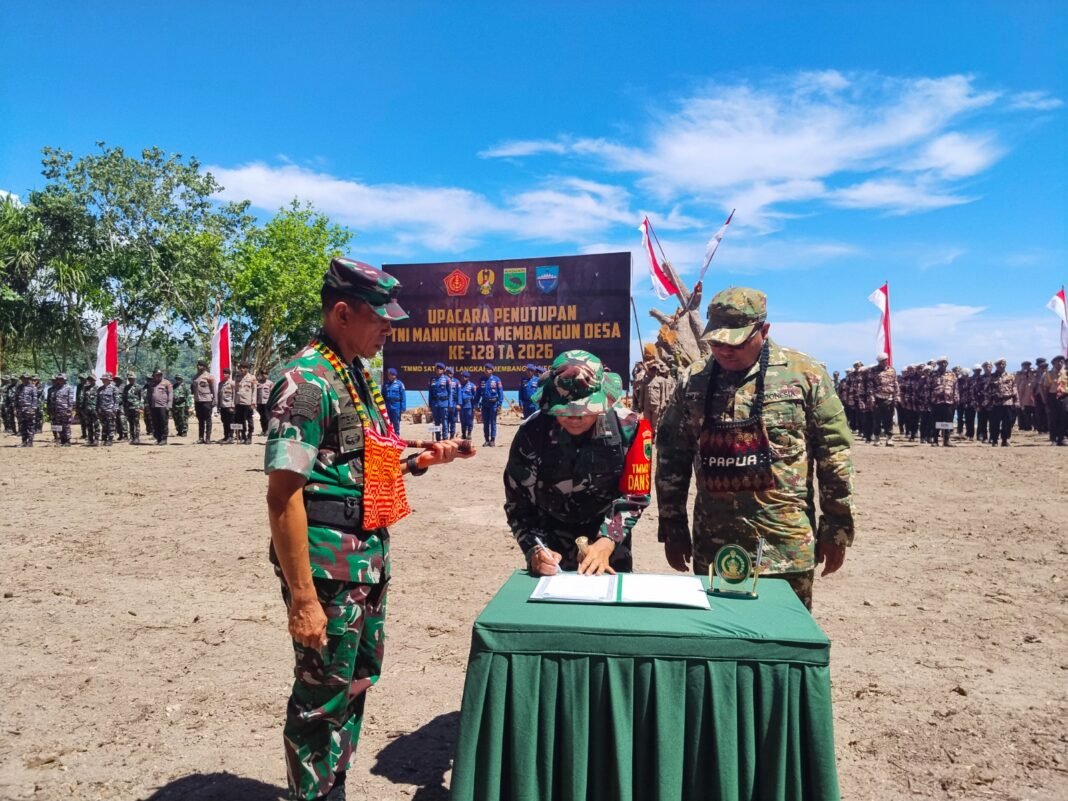 TMMD Ke-128: Penandatanganan Penyerahan Hasil Program di Manokwari