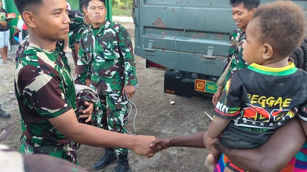 Momen Haru dalam Perpisahan Satgas TMMD Ke-128 di Kampung Tanah Rubuh