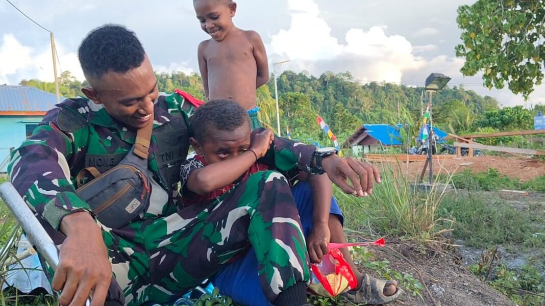Kemanunggalan TNI dan Rakyat Terlihat dalam Perpisahan di Papua