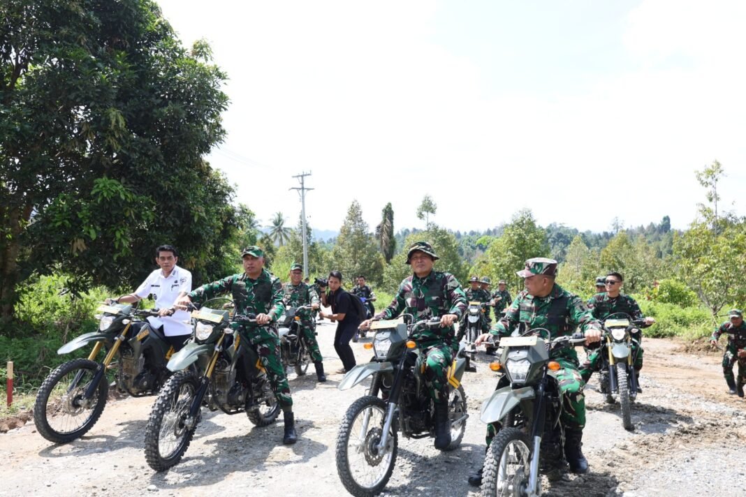 Pangdam XIII/Merdeka Inspeksi Proyek TMMD ke-128