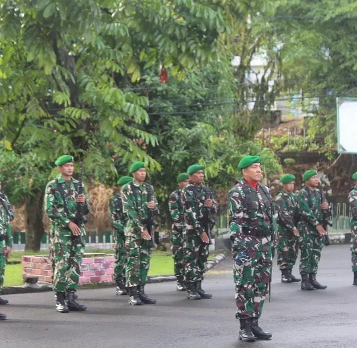 Mayor Inf Sunaryo Pimpin Upacara Bendera di Makodim 1309/Manado