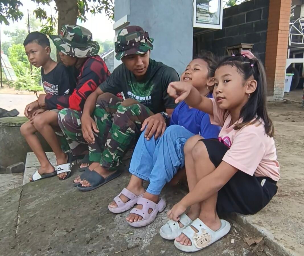 Perbaikan Saluran Irigasi oleh Satgas TMMD untuk Petani di Lingsir
