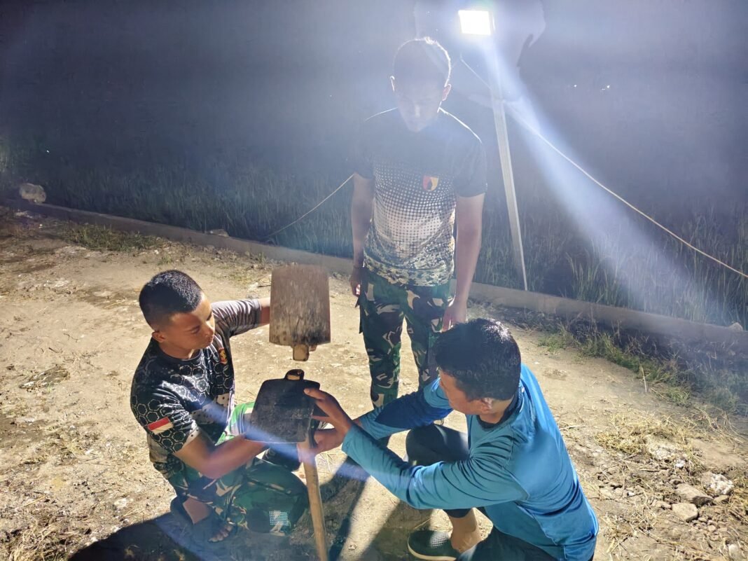 Bekerja Lembur, Satgas TMMD 128 Gresik Unjuk Dedikasi