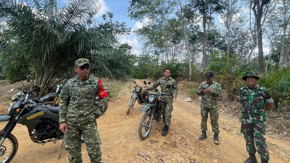 Dandim 0405/Lahat Tinjau Progres Jalan TMMD Bersama Pasiter dan Danramil Kikim