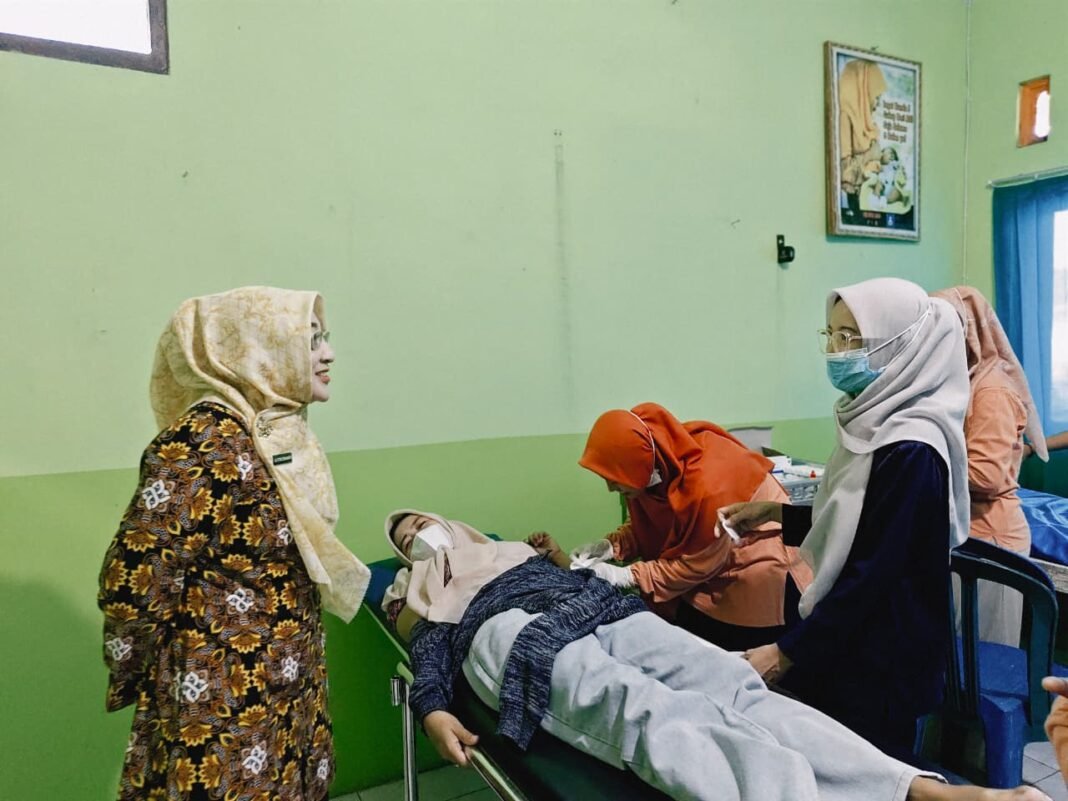 Sinergi TNI dan Pemkab Gresik untuk Kesehatan Keluarga di Desa Slempit