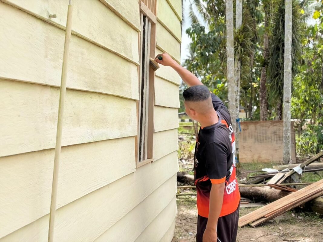 Penyelesaian RTLH di Amolame: Kolaborasi Antara Satgas TMMD dan Masyarakat