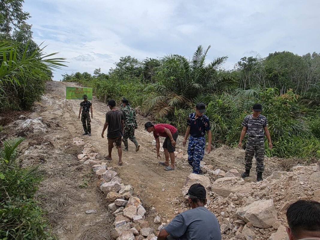 Pembangunan Infrastruktur Jalan TMMD Ke-128 Dipercepat dengan Pengiriman Tanah