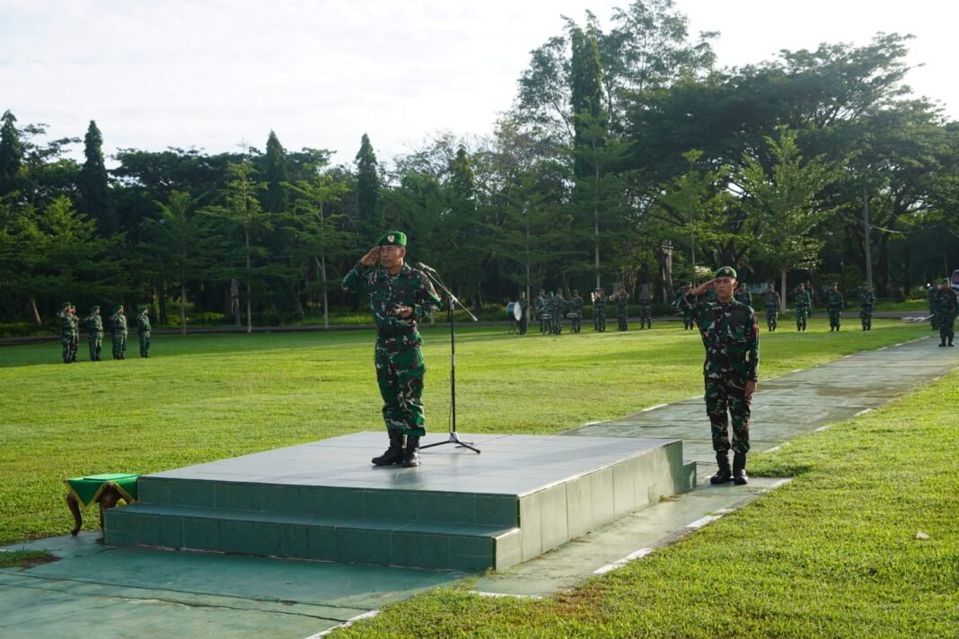 Korem 012/TU Gelar Upacara Bendera untuk Memupuk Disiplin, Integritas, dan Pengabdian Prajurit