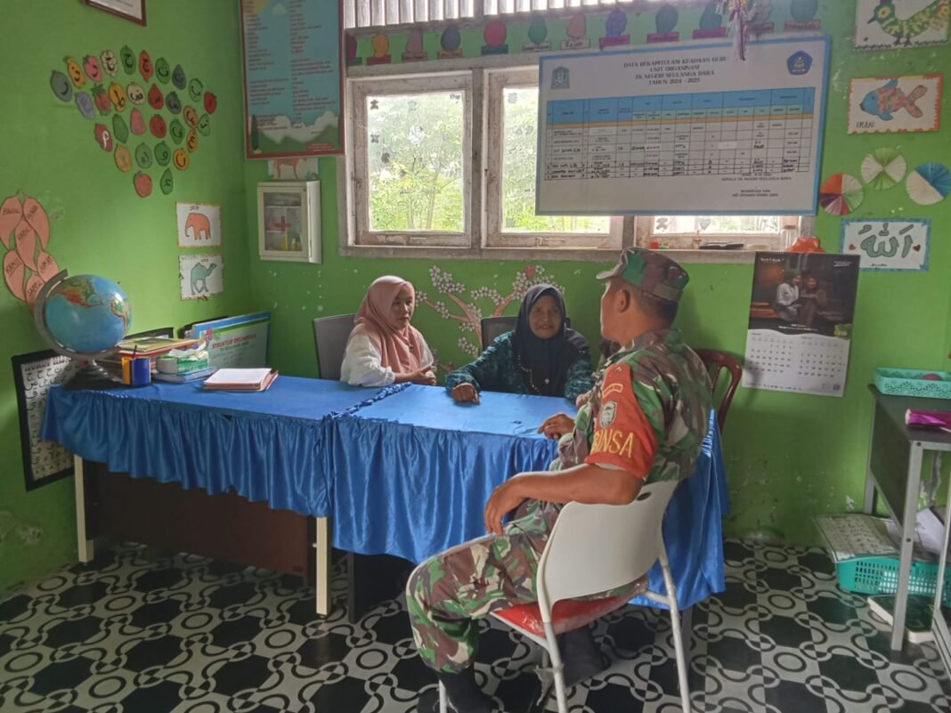 Babinsa Koramil 03/Setia Bakti Dorong Penanaman Disiplin dan Wawasan Kebangsaan Sejak Dini