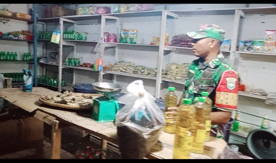 Babinsa Koramil 01/Jaya Pantau Harga Sembako, Ketersediaan Bahan Pokok di Pasar Tetap Terjaga