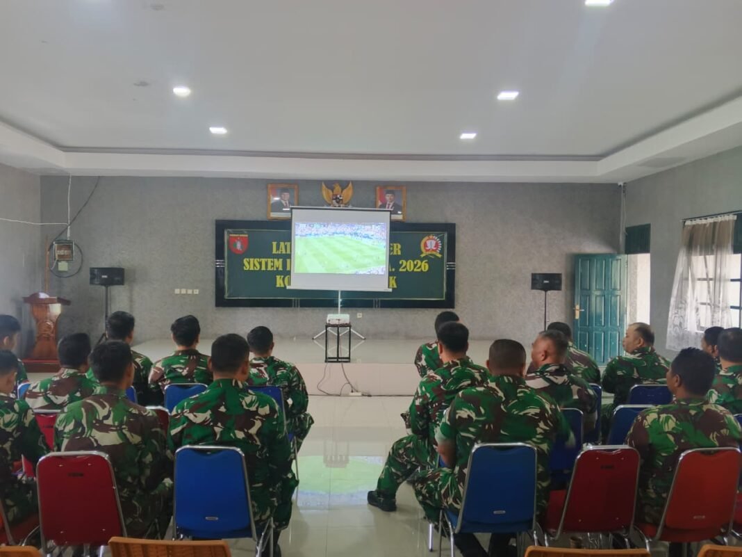 Kodim 1012/Buntok Selenggarakan Nobar Sepak Bola Bersama Warga