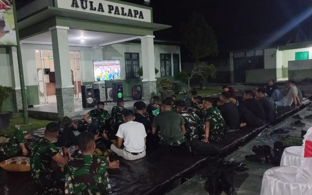 Nonton Bareng Piala Dunia di Kodim 1014/Pbn Menghadirkan Keakraban dan Kebersamaan