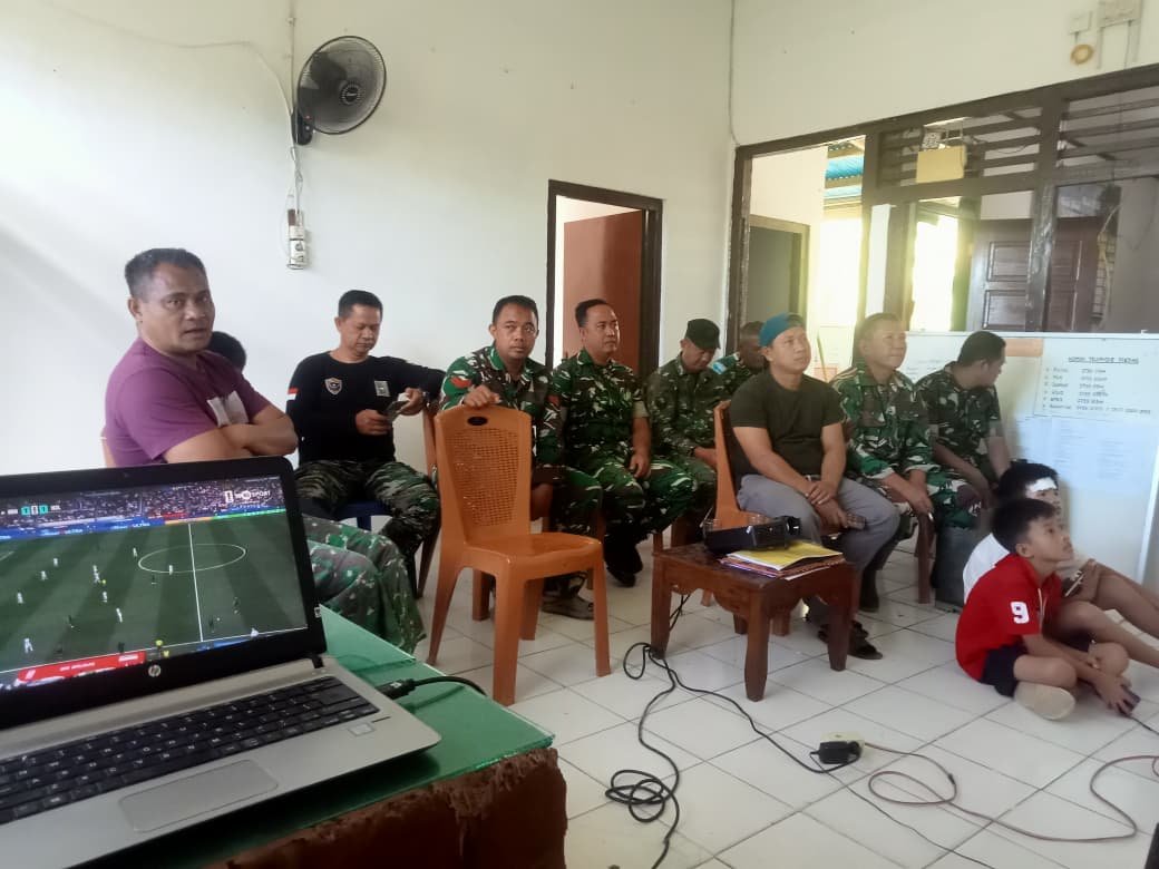 Membangun Kebersamaan Melalui Nobar Piala Dunia 2026 di Kodim 0408/BS