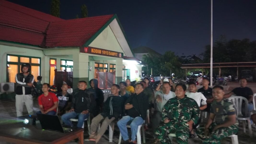 Acara Nobar Kodim 1015/Sampit Dekatkan Hubungan dengan Masyarakat