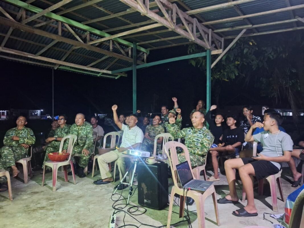 Koramil 425-03/Air Periukan Selenggarakan Nobar Piala Dunia untuk Memperkuat Hubungan dengan Warga
