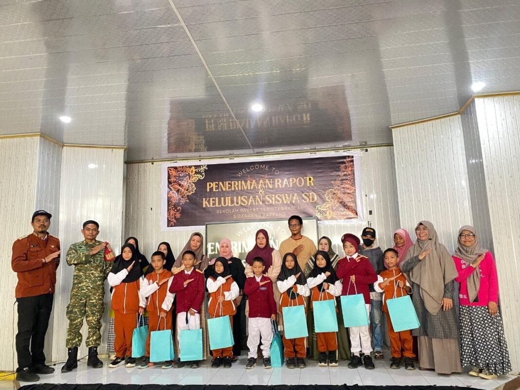 Keberhasilan Siswa Sekolah Rakyat Terintegrasi 66 Terima Rapor di Sidrap