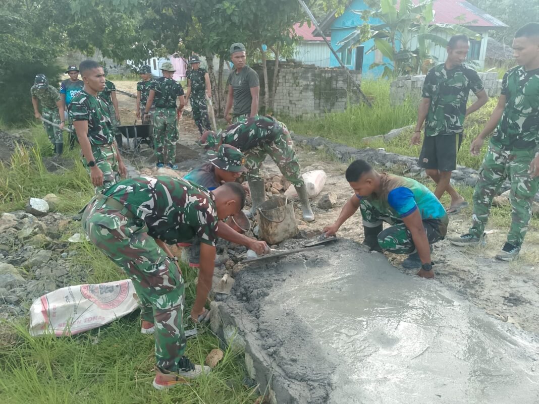 Semangat Bakti TNI Untuk Rakyat, Pekerjaan Rabat Jalan di Desa Baka Jaya Masuk Tahap Pengecoran
