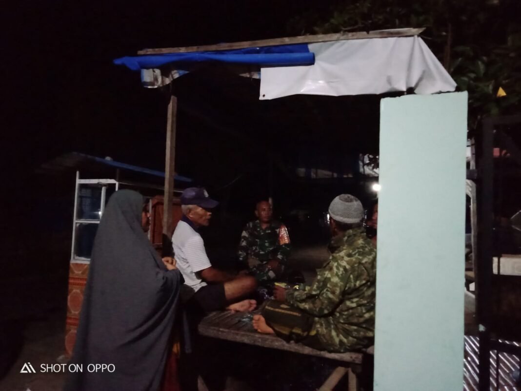 Patroli Ronda Malam oleh Koramil 1614-01/Dompu untuk Cegah Kebakaran