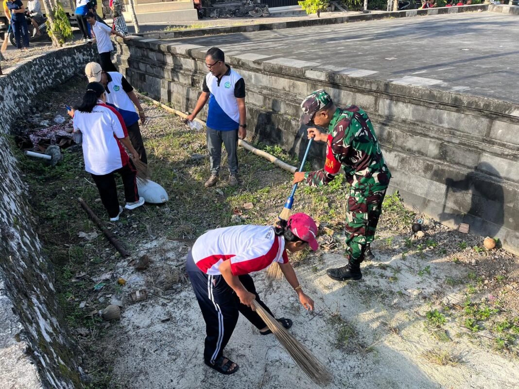 Bulan Bung Karno: Aksi Bersih Sampah di Desa Tanglad