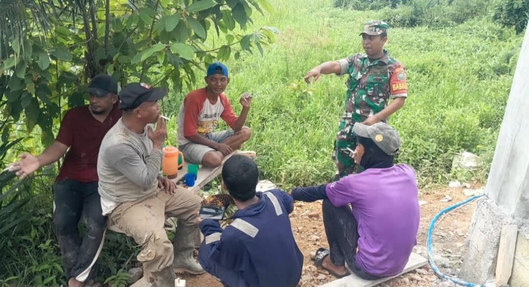 Babinsa Setia Bakti Perkuat Kemanunggalan TNI-Rakyat Melalui Komsos Bersama Warga Binaan