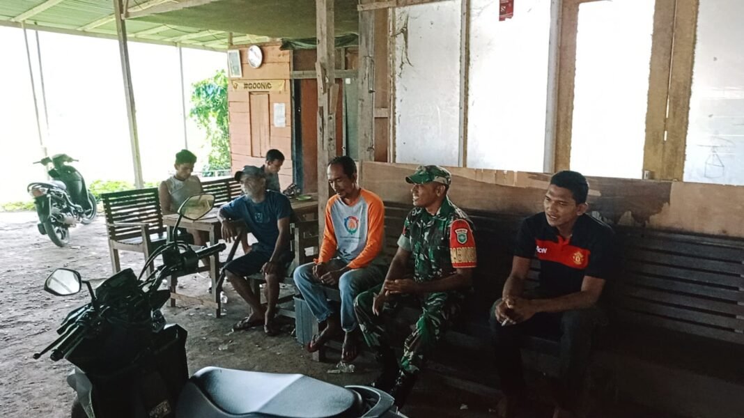 Babinsa Perkuat Silaturahmi dengan Pemuda Demi Menjaga Stabilitas Wilayah Aceh Jaya