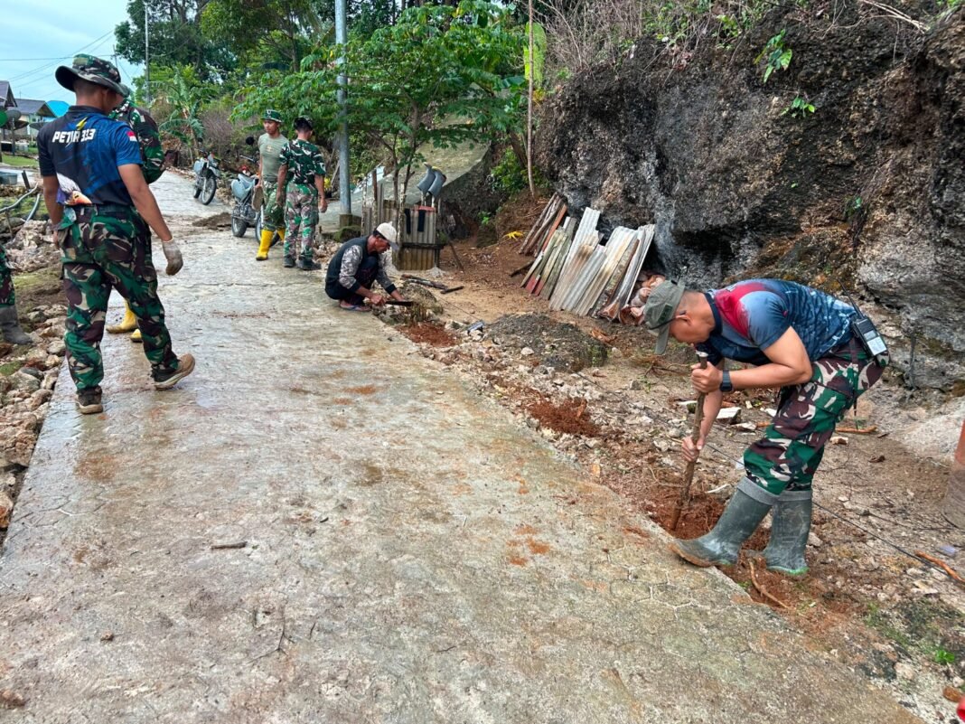 Kompak Dalam Tugas, Satgas TMMD Selesaikan Proyek Rabat Beton di Polewali