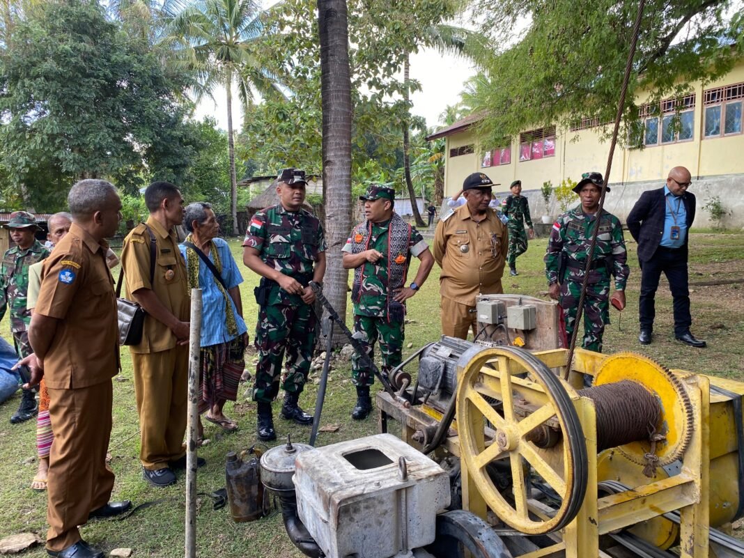 Tinjauan Lokasi Sumur Bor oleh Kasrem 161/Wira Sakti dan Dandim 1618/TTU