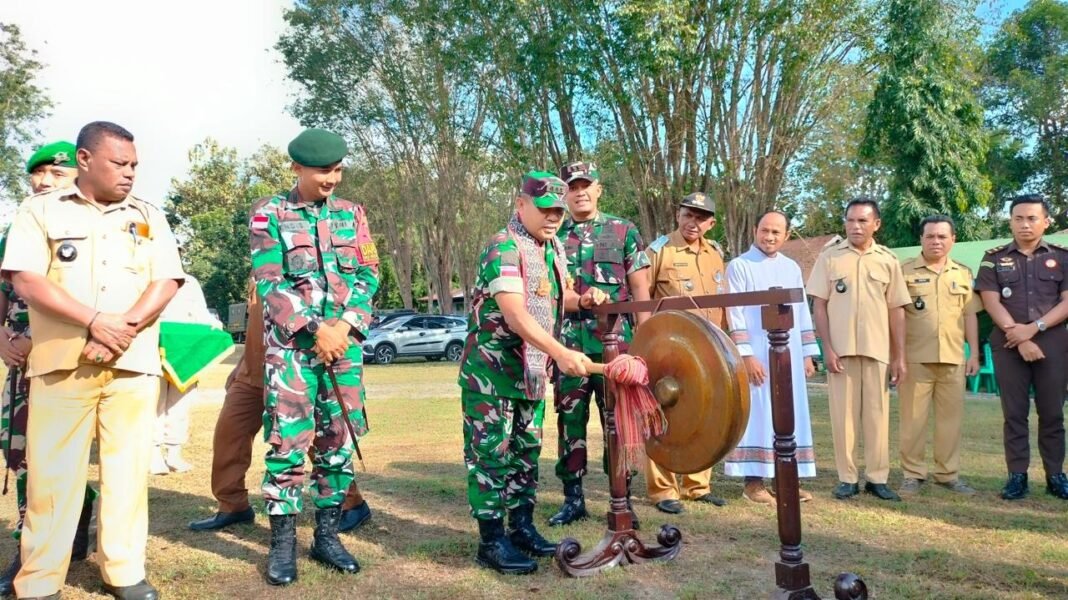 Kolonel Inf. Albertus Yostina David Resmikan Program Bakti TNI AD untuk Rakyat