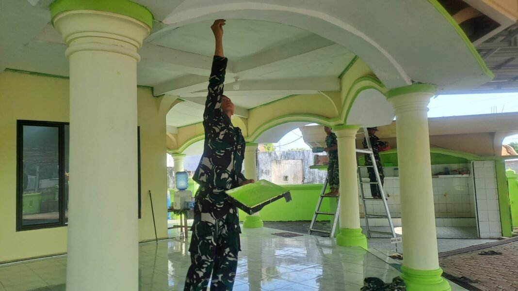 Semangat Kebersamaan Satgas TMMD dan Masyarakat di Deniang
