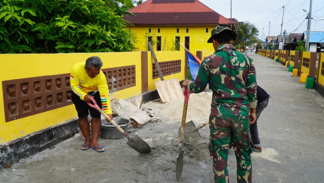 Kemajuan Pemasangan Dapur RTLH di Desa Pulau Dua oleh Satgas TMMD Ke-129