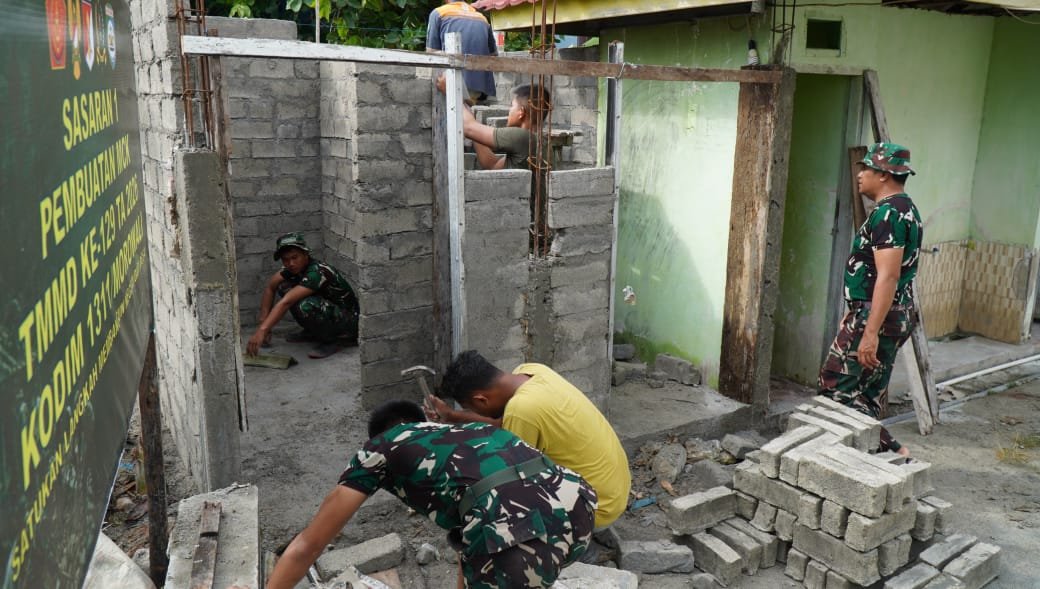 Pengecoran Tiang MCK Masjid Quba: Tahapan Penting Dalam TMMD Ke-129