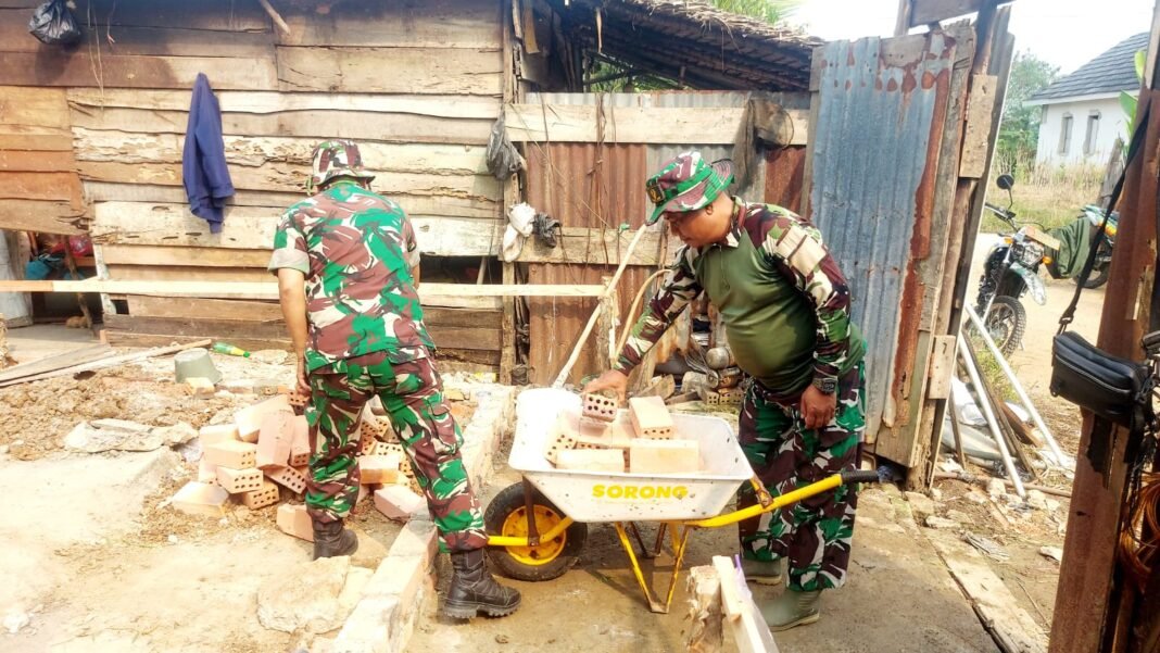TMMD ke-129 Kodim 0418/Palembang Bantu Renovasi Rumah Ibu Sriyanti