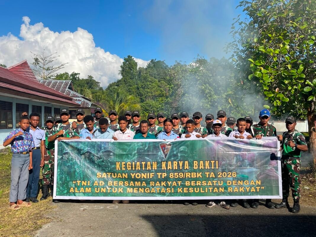 Hari Anak Nasional: Prajurit TNI Bersihkan Lingkungan untuk Generasi Muda